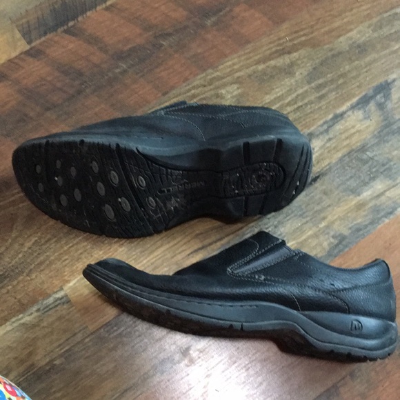 Black slip on shoes - Picture 2 of 6